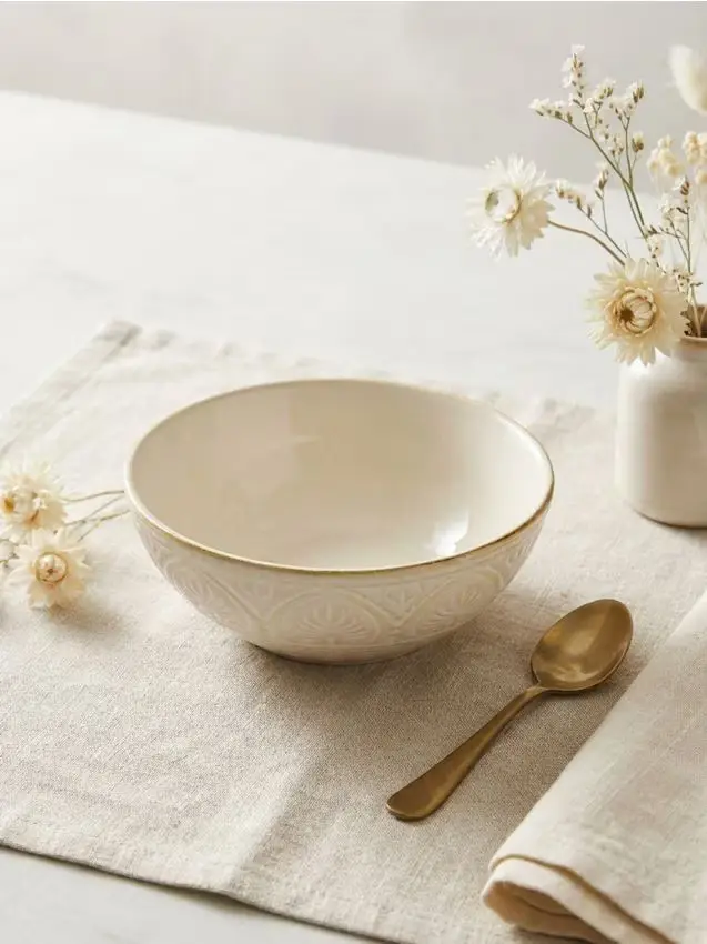 Ciotola in ceramica con motivo in rilievo - panna