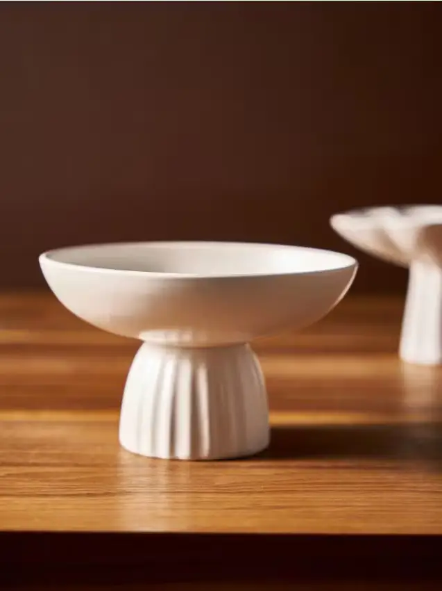Ciotola in ceramica con piede - bianco