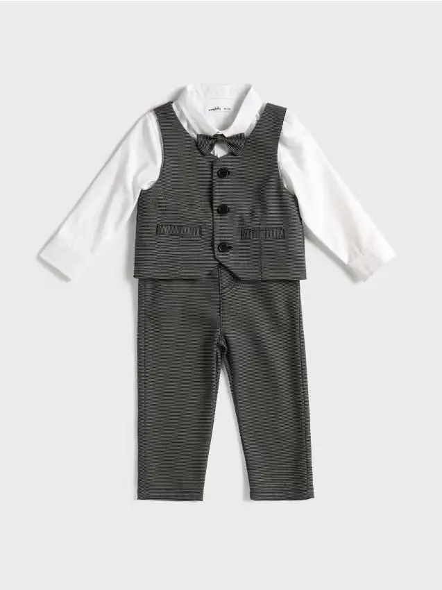 Completo elegante camicia con papillon, pantaloni e gilet - bianco