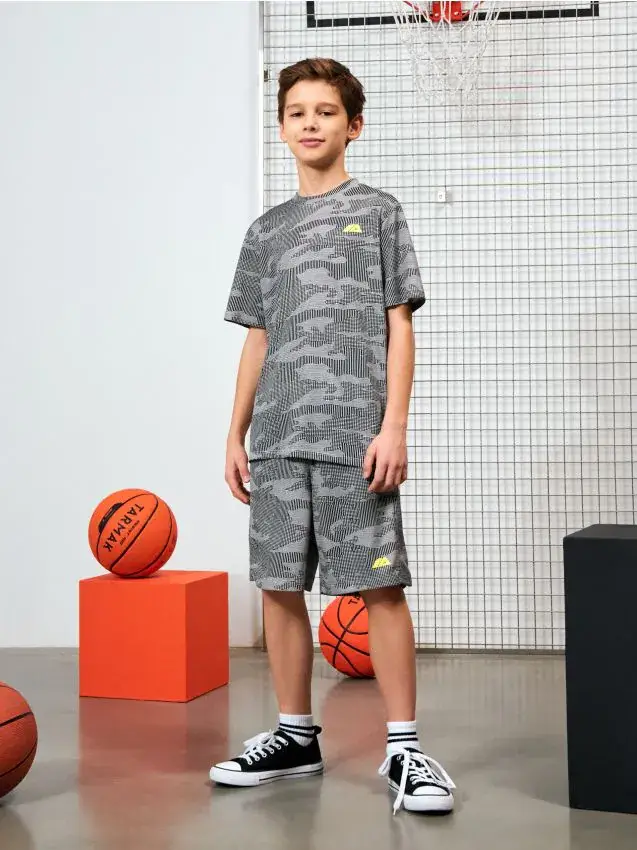 Completo t-shirt e pantaloncini - multicolor