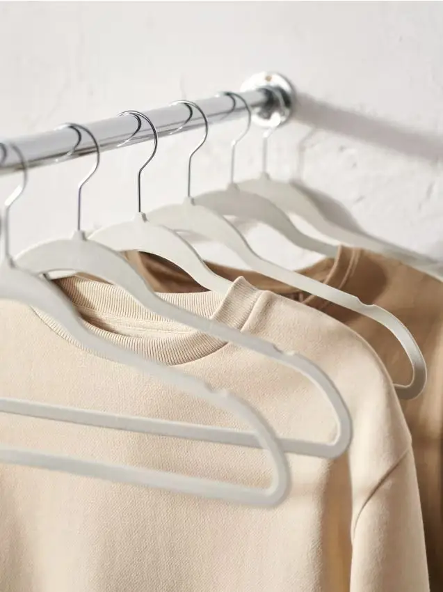 Confezione da 10 grucce - grigio chiaro