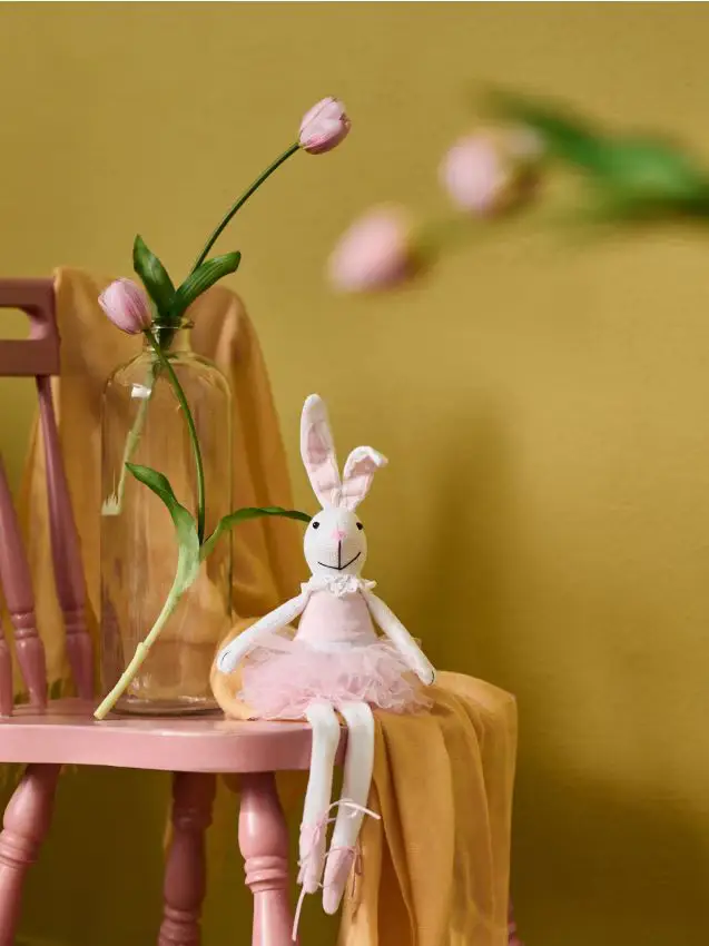 Coniglietta decorativa pasquale con vestitino - rosa pastello