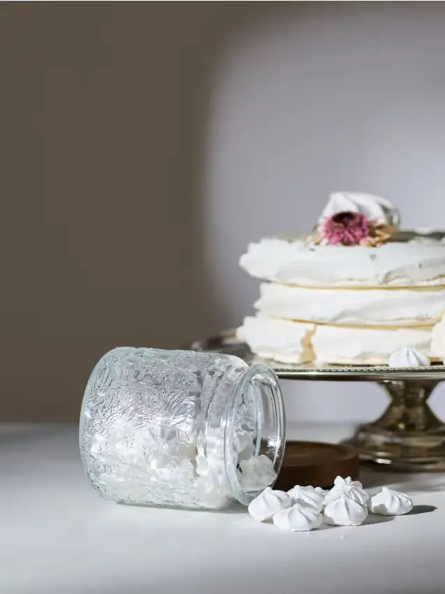 Contenitore in vetro per alimenti con coperchio in legno e motivo in rilievo - clear