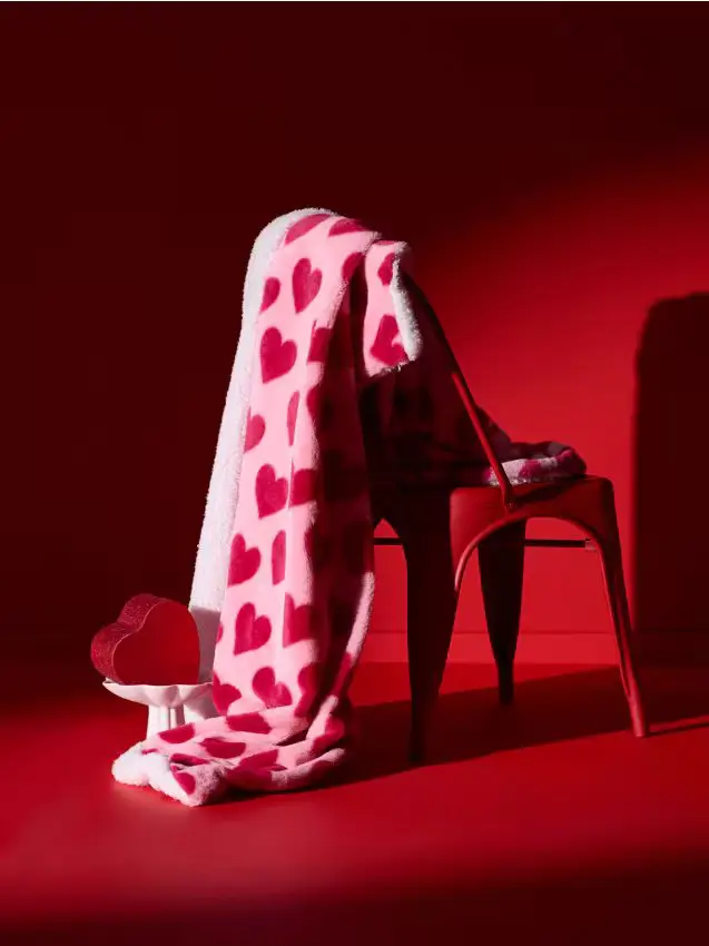 Coperta con cuori e tema di San Valentino - rosa