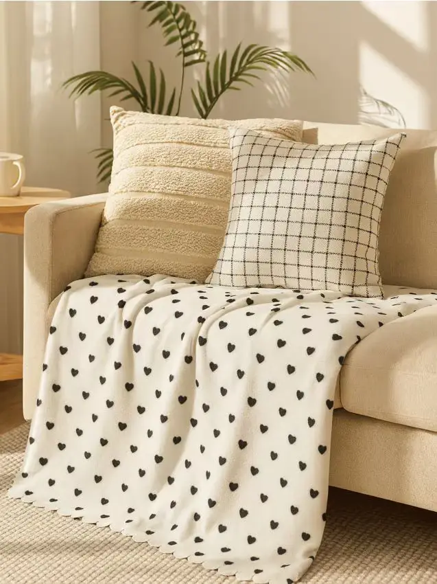 Coperta con motivo di cuori - panna