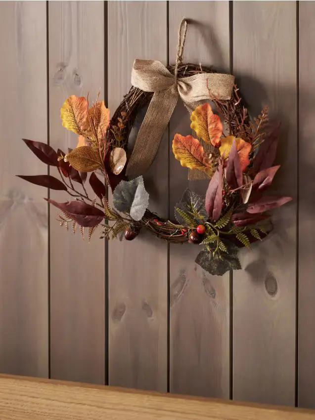 Corona decorativa con luci LED - multicolor