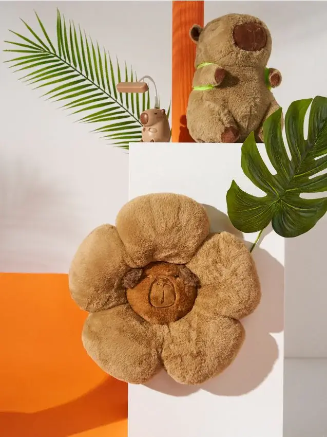 Cuscino decorativo a forma di fiore con motivo di capibara - marrone