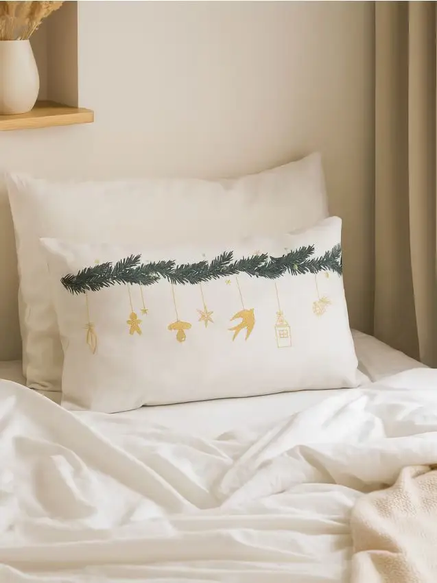 Cuscino decorativo natalizio con motivo di ramo e decorazioni dorate - multicolor