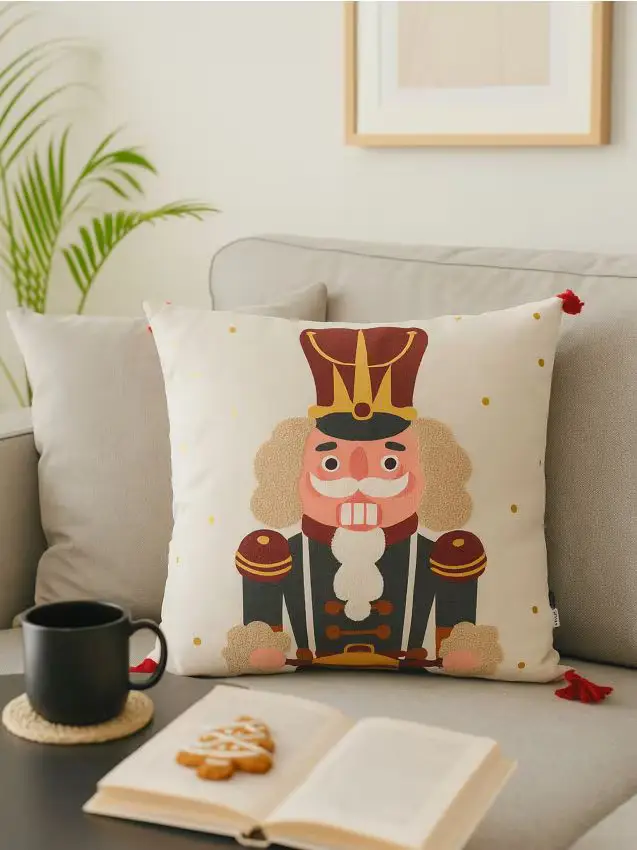 Cuscino natalizio con il motivo del soldato di "Lo schiaccianoci" - multicolor