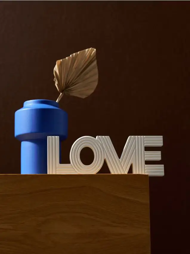 Decorazione da appoggio a forma di scritta LOVE - bianco