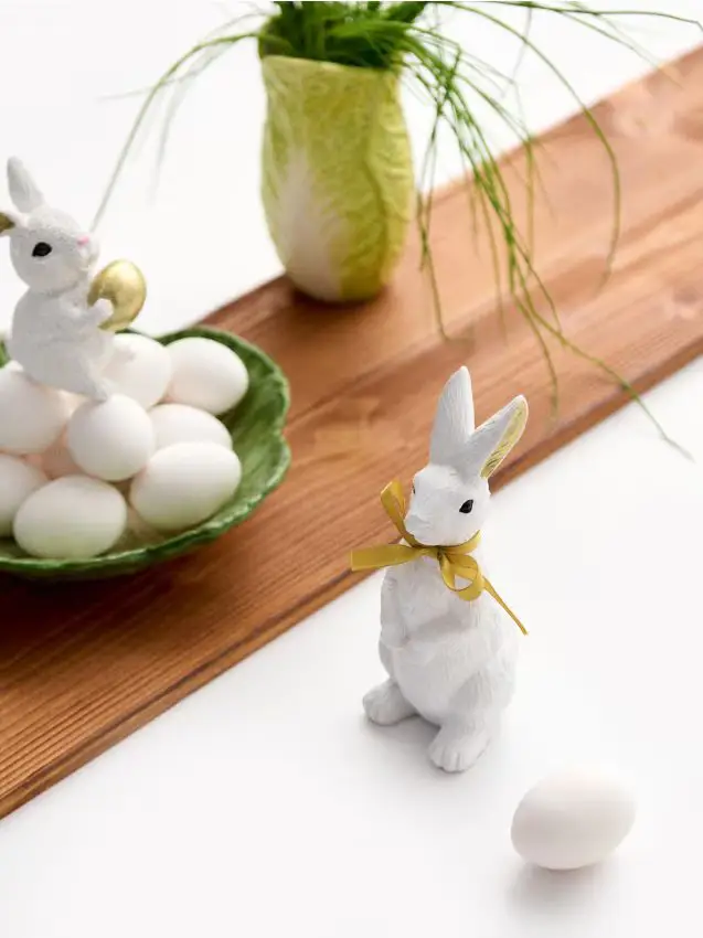 Decorazione pasquale da appoggio a forma di coniglio - bianco
