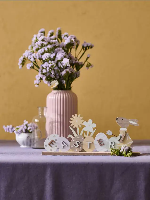 Decorazione pasquale da appoggio con uova, fiori e coniglio - multicolor