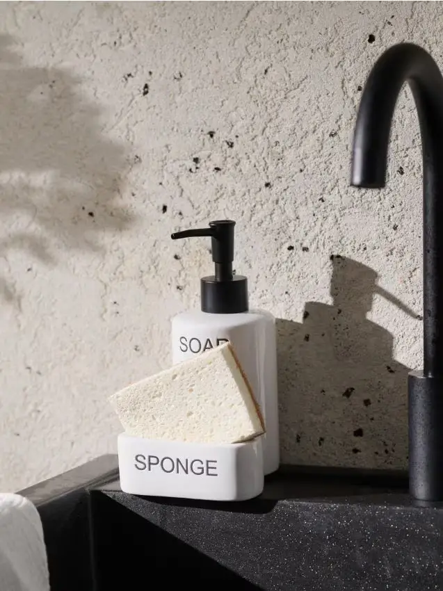 Dispenser di sapone in ceramica con porta spugna integrato - bianco