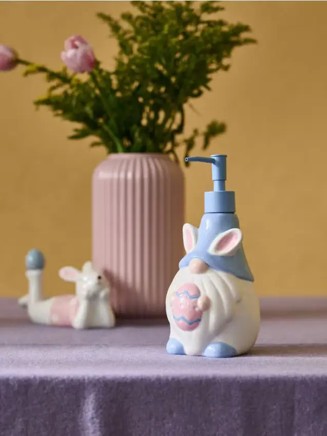 Dispenser per sapone a forma di gnomo pasquale - multicolor