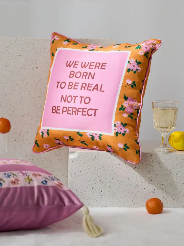 Federa con motivo floreale e scritta - multicolor