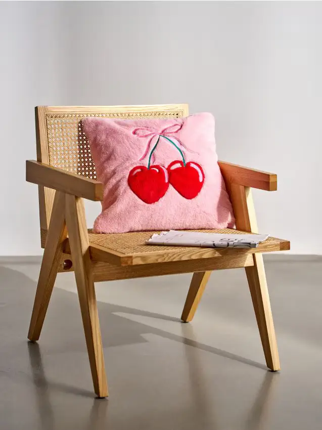Federa decorativa in peluche con motivo di ciliegie - rosa pastello
