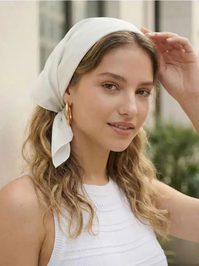 Foulard con finitura satinata - panna