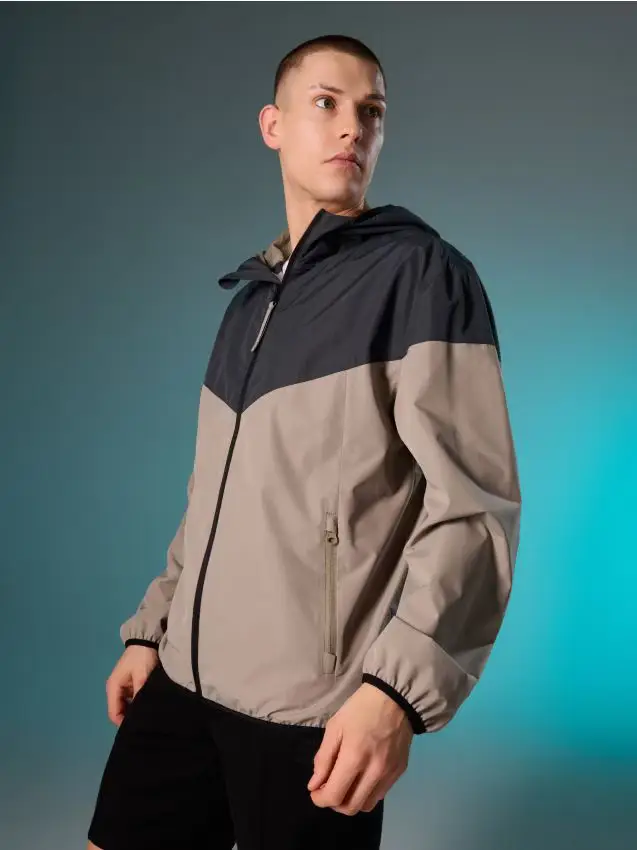 Giacca a vento leggera con cappuccio - beige