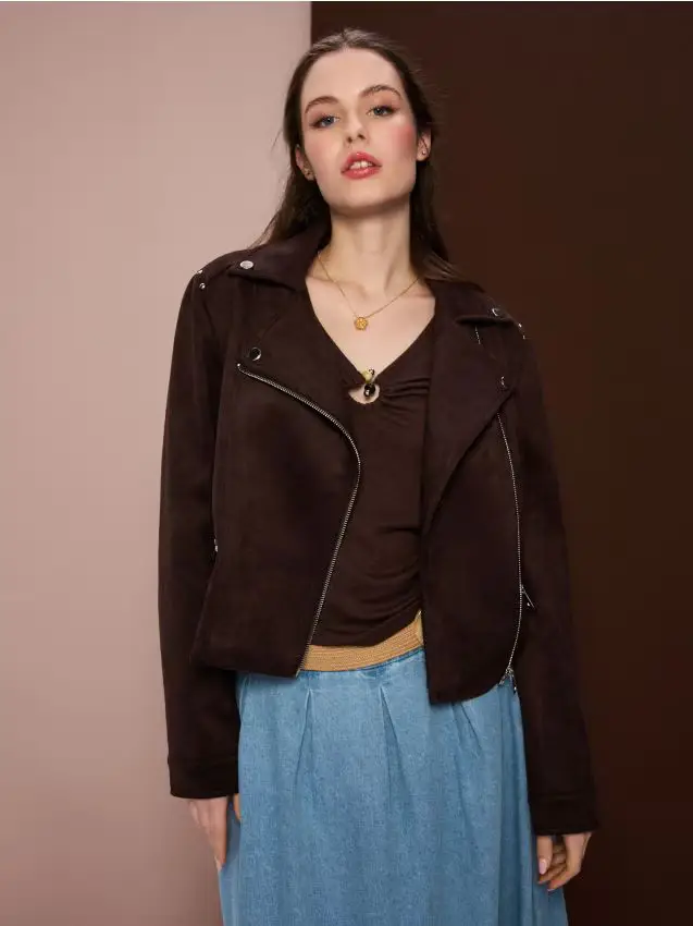 Giacca biker in similcamoscio con borchie decorative - marrone