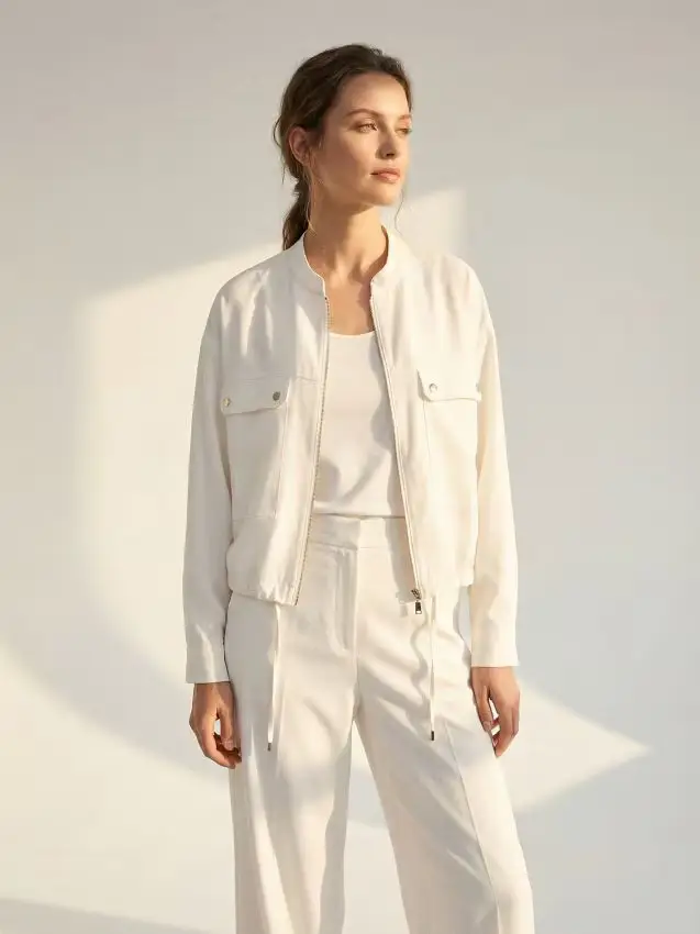 Giacca bomber leggera con finitura twill - bianco