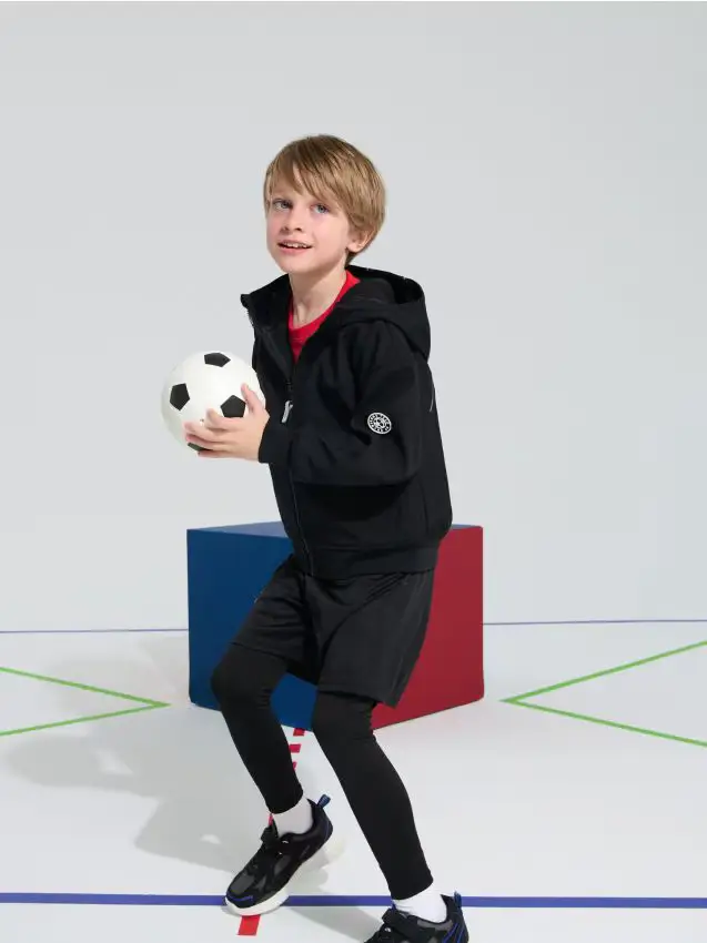 Giacca con cappuccio Active - nero