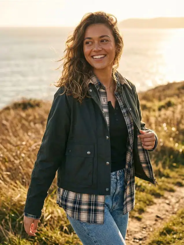 Giacca con colletto e tasche - nero