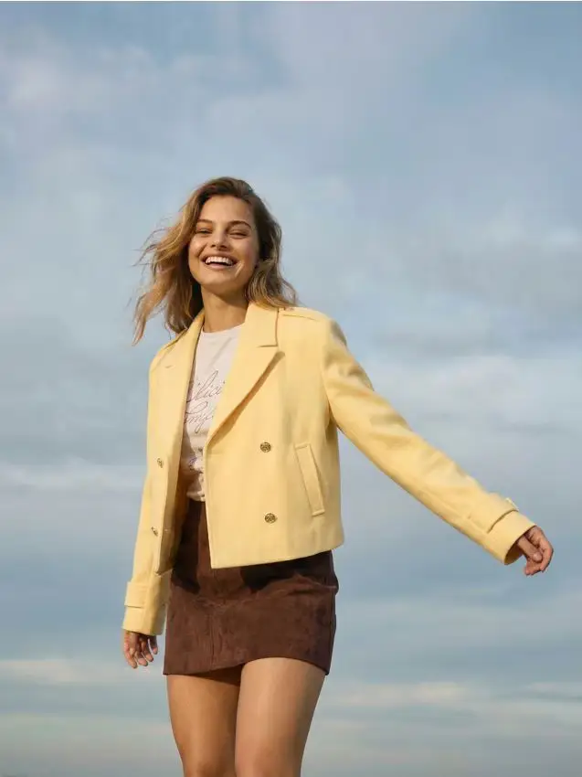 Giacca doppiopetto con revers e spalline - giallo chiaro