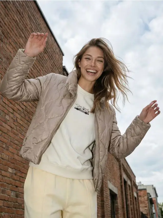 Giacca trapuntata a collo alto - beige