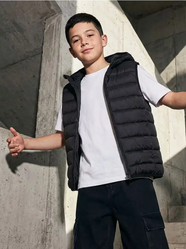 Gilet puffer trapuntato con cappuccio - nero