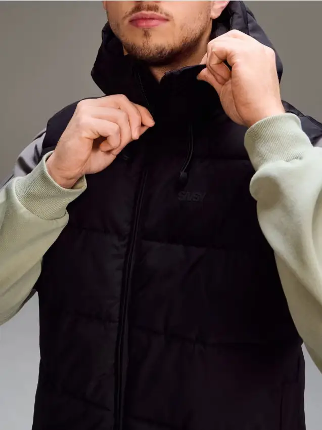 Gilet puffer trapuntato con cappuccio - nero