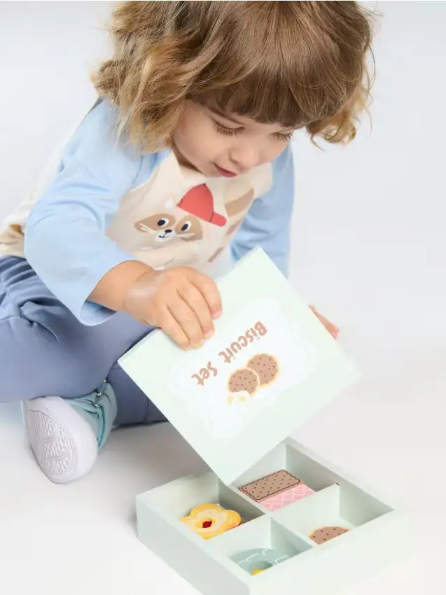 Giocattolo - Scatola di legno con biscotti - multicolor
