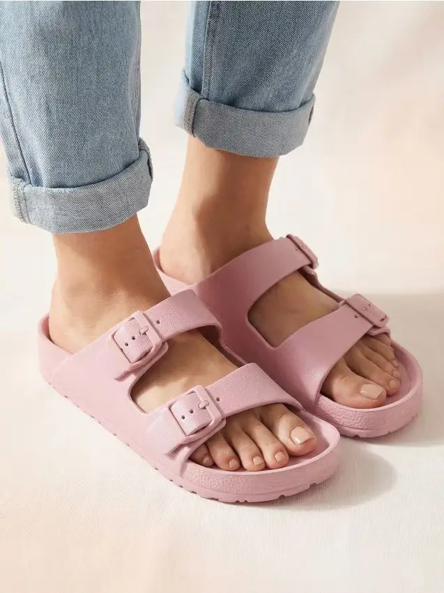 Infradito in schiuma con cinturini regolabili - rosa