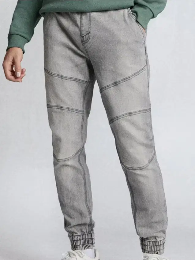 Jeans jogger con effetto lavato - grigio