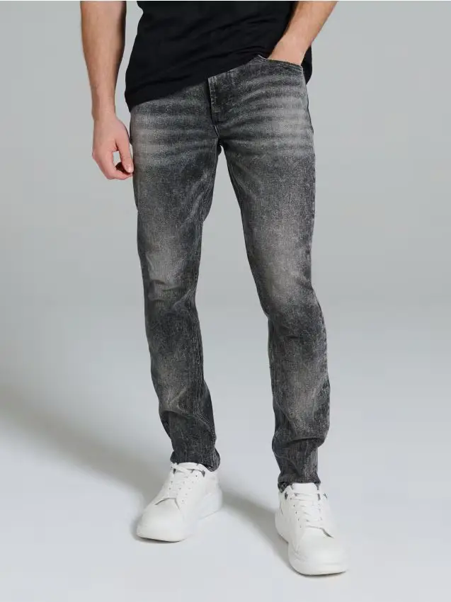 Jeans slim fit con effetto lavaggio - grigio