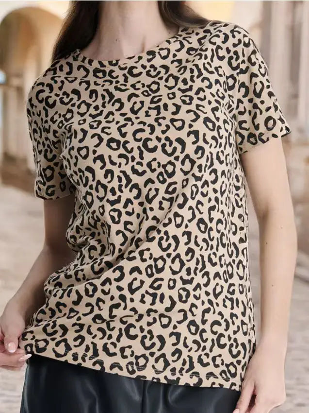 Maglietta con stampa leopardata - beige