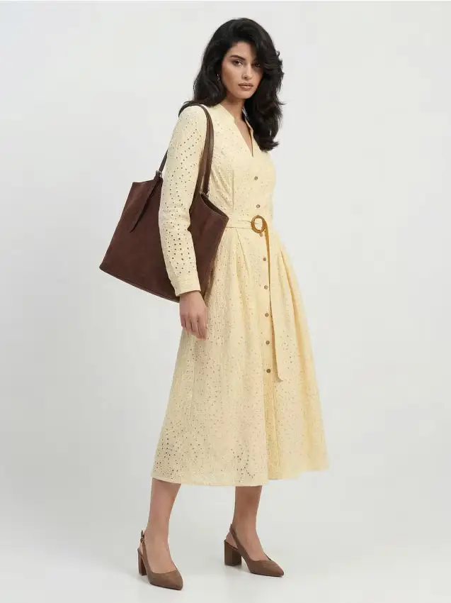 Ажурна міді сукня-сорочка з поясом - nude