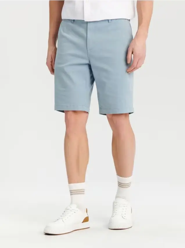 Pantaloncini chino - blu pallido