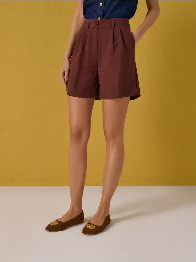 Pantaloncini con miscela di lino - beige