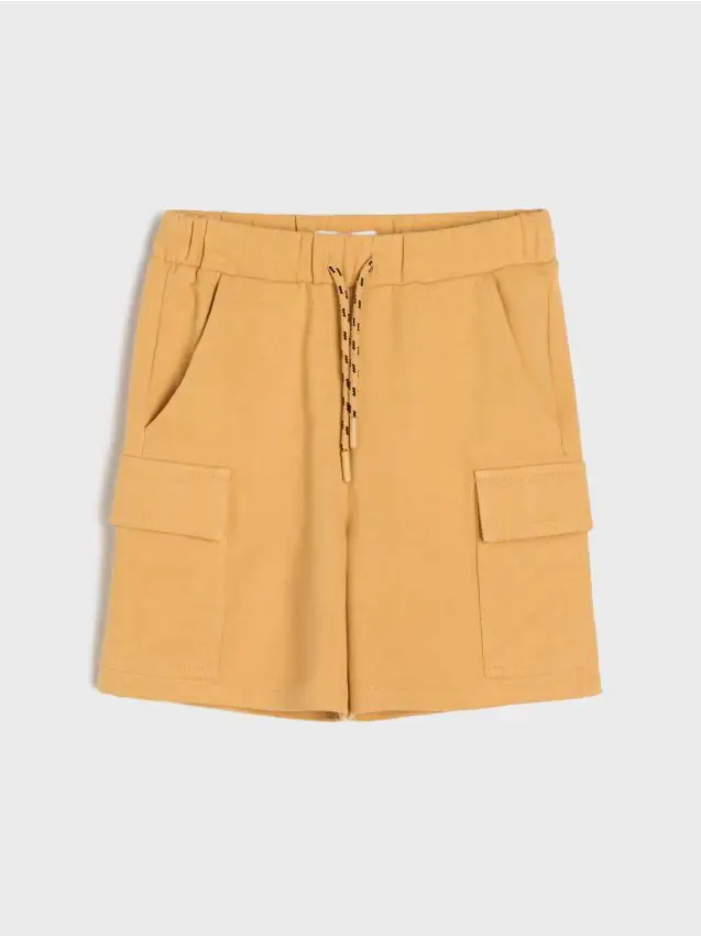Pantaloncini con tasche cargo - marrone dorato