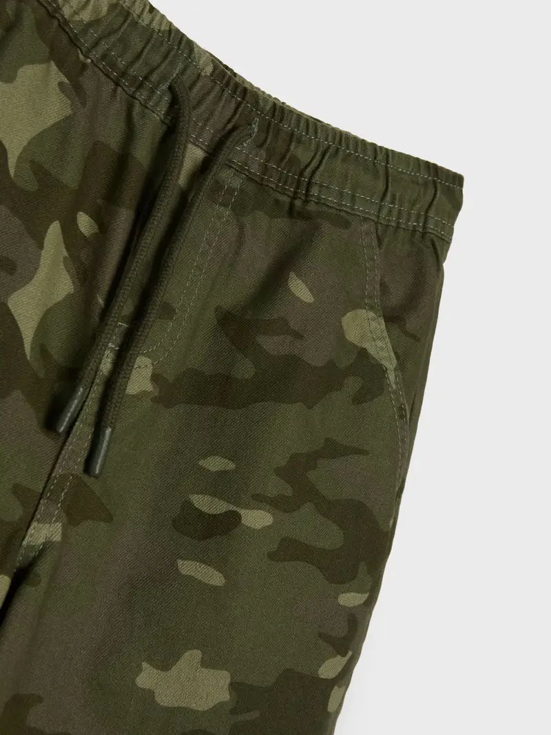 Pantaloncini di jeans mimetici camouflage - verde miniatura 4