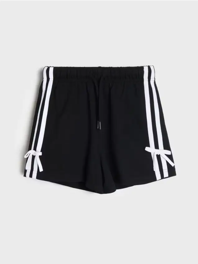 Pantaloncini sportivi con strisce e lacci - nero