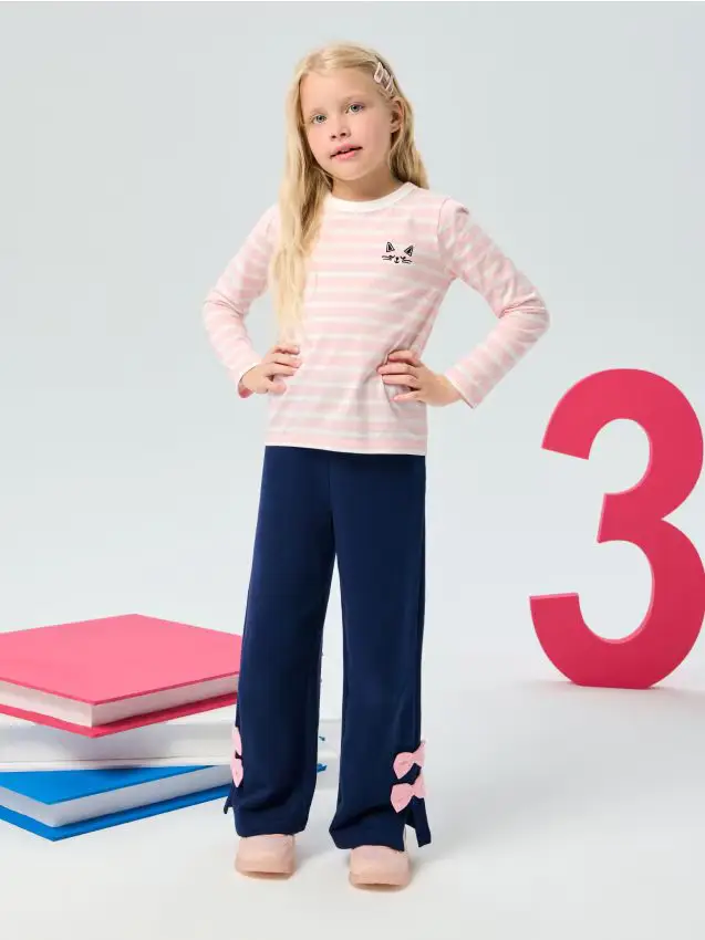 Pantaloni da ginnastica con gambe larghe - blu scuro