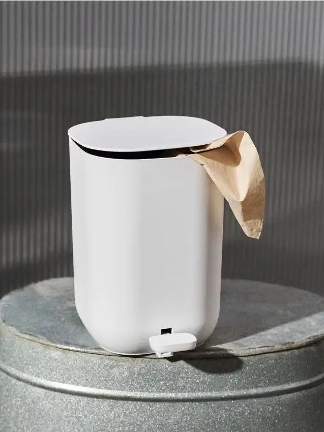 Pattumiera con coperchio - bianco