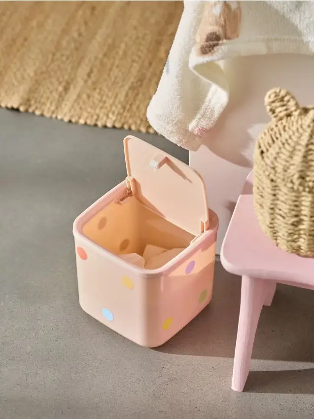 Pattumiera con coperchio ed etichette - rosa pastello