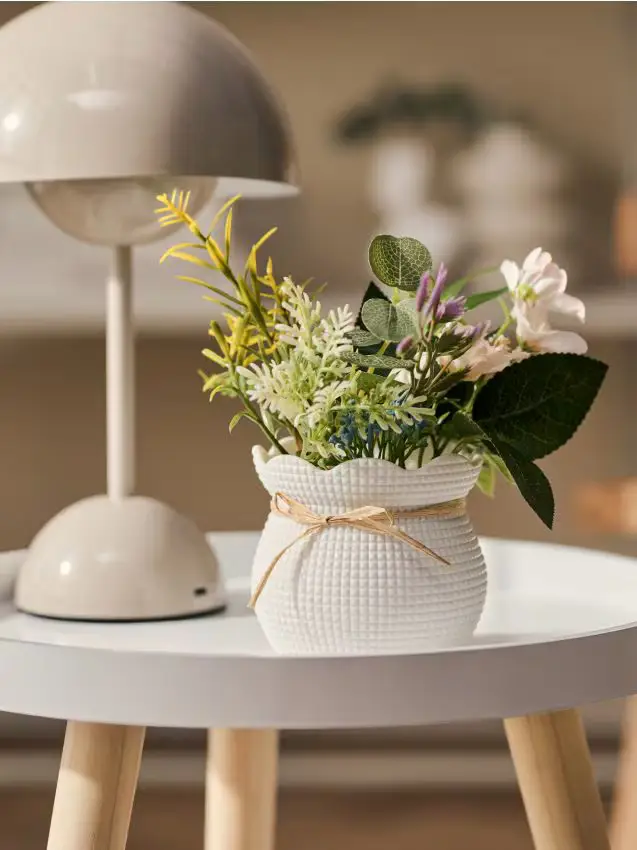 Pianta decorativa in vaso - rosa pastello