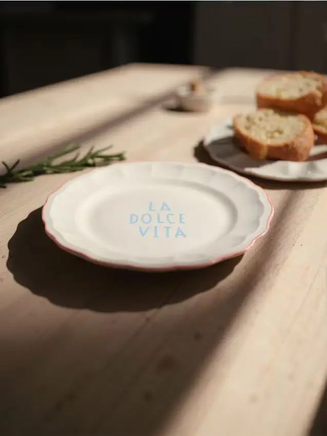 Piatto con scritta La Dolce Vita - verde pallido