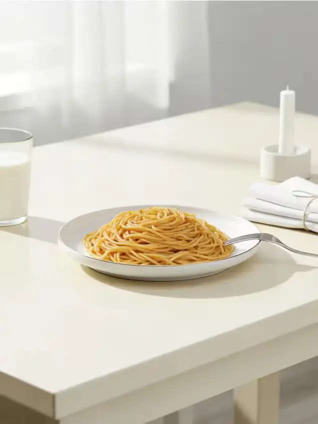 Piatto in ceramica con bordo decorativo - bianco