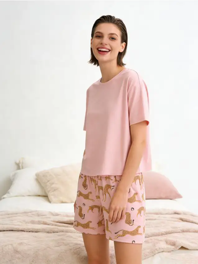 Pigiama a due pezzi con stampa di ghepardo - arancione chiaro