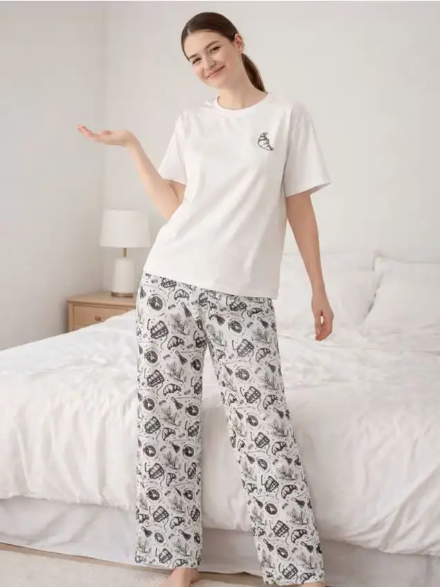 Pigiama a due pezzi con stampa illustrata - panna