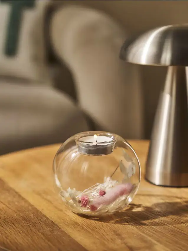 Portacandele trasparente con fiori essiccati - rosa pastello